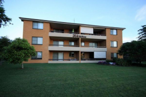 Akuna, Unit 8, 112-116 Little Street